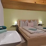 Alpenbauernhaus Konzett シュルンス
