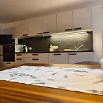 Alpenbauernhaus Konzett シュルンス